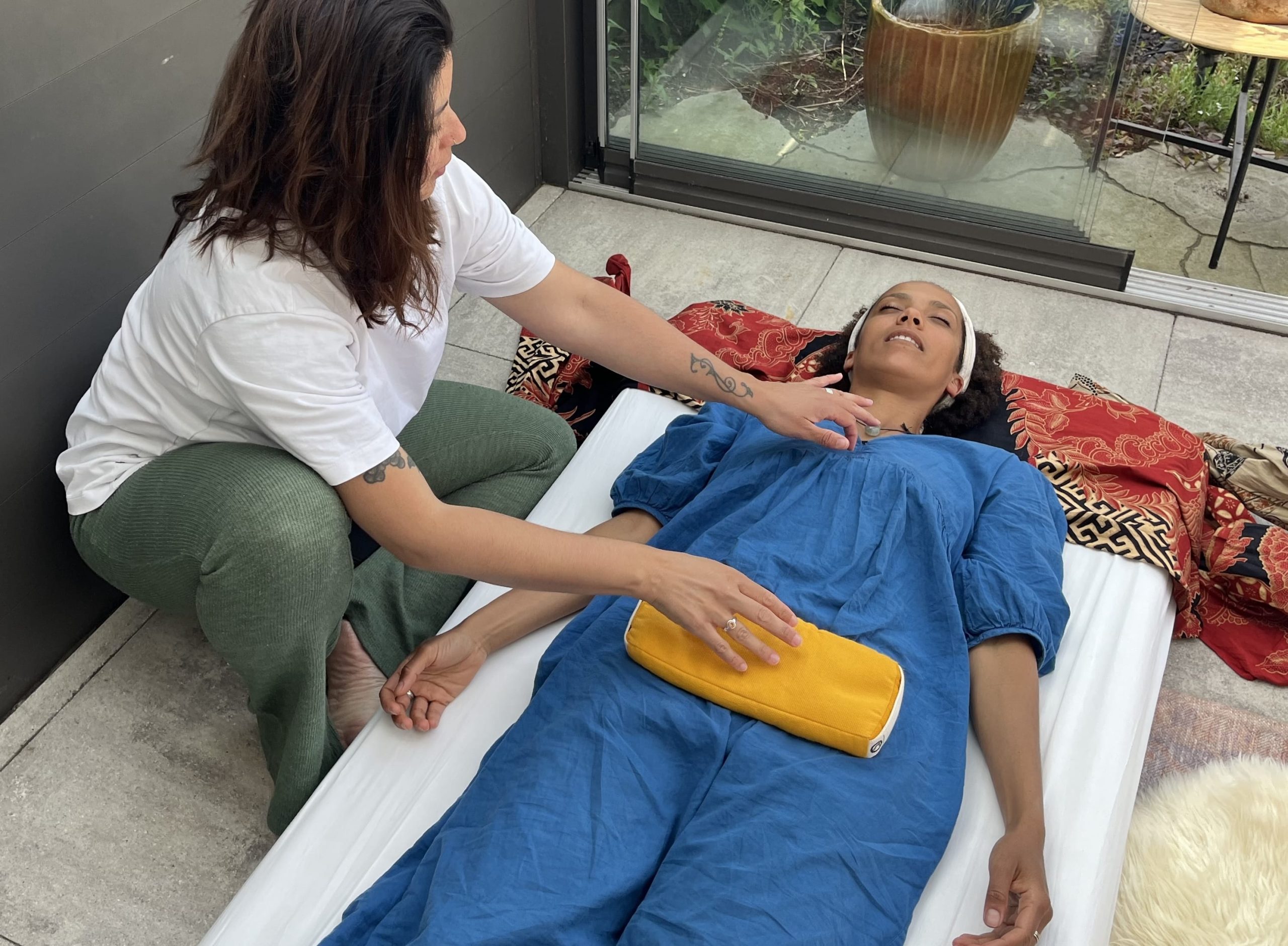Connected breathing during breathwork sessions